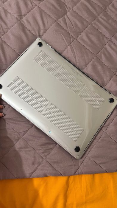 MacBook Pro 15” Intel Core i7 – 32GB RAM – 512GB SSD – Touch Bar