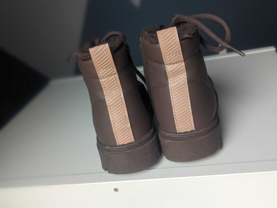 Buty chłopięce trapery 27 jesień zima brązowe ocieplane prawie nowe