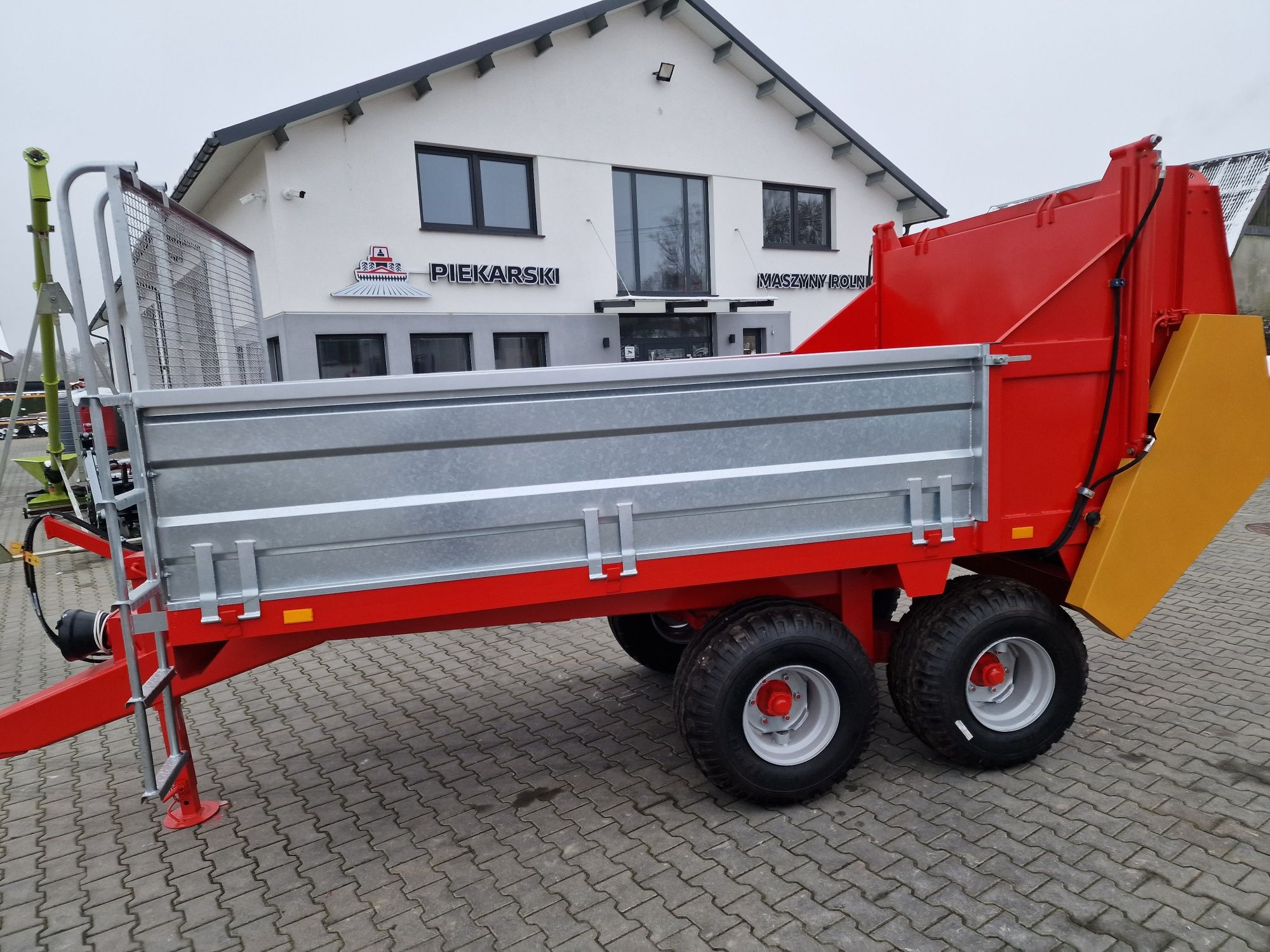 Rozrzutnik 6t poziome walki, tandem, zasuwa hydrauliczna Roltrans