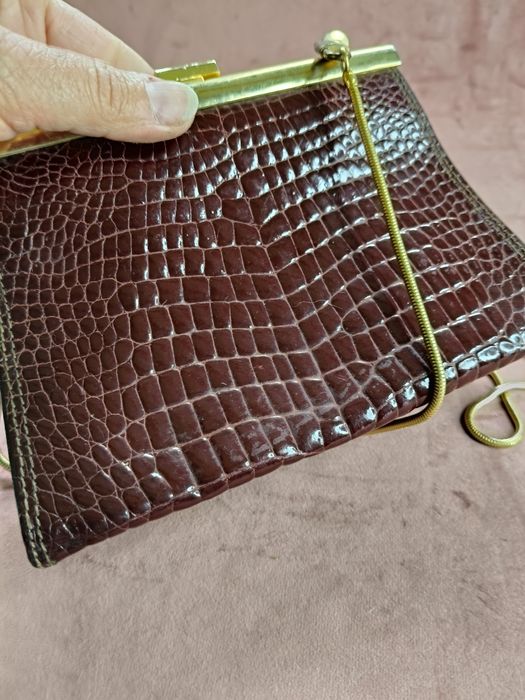 Elegancka torebka vintage ze złotym łańcuszkiem 35