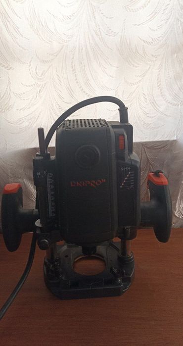 Фрезер Dnipro-M ER-210LX