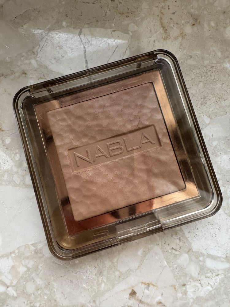 Nabla skin bronzing Ambra, bronzer puder brązujący vegan wegański
