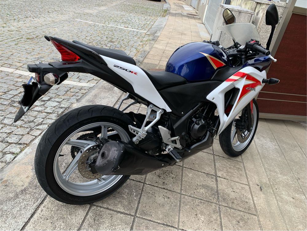 Honda CBR 250r.