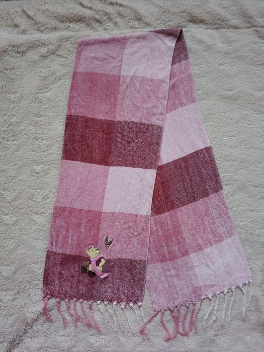 Dziewczęcy szalik w kratę: z Misiem Puchatkiem