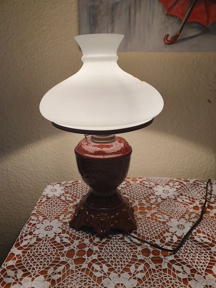 Lampa stołowa duża WZMPT Wałbrzych ze szklanym kloszem