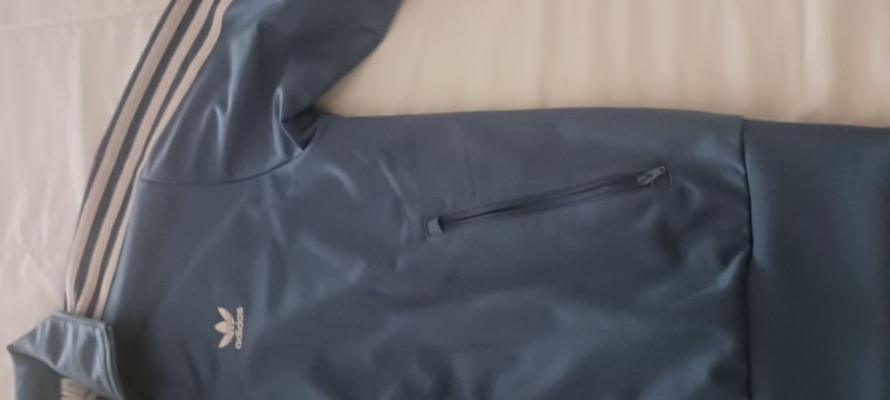 Casaco da adidas original está impecável