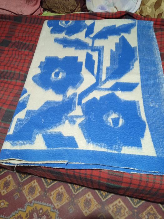 Одеяло шерстяное б.у полуторноее