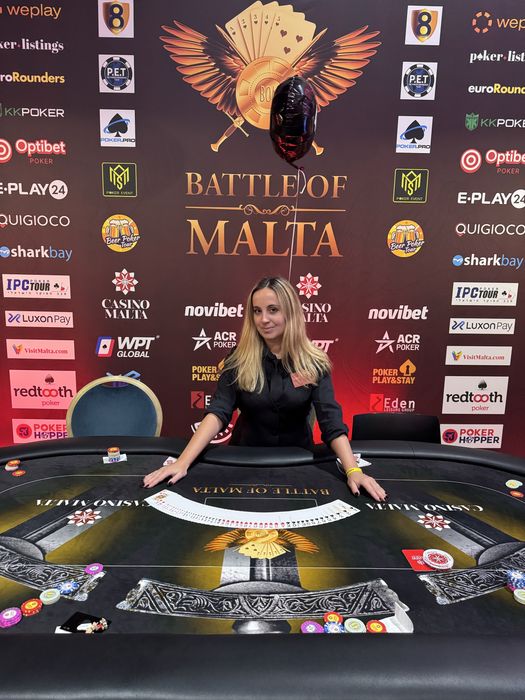 Робота, крупьє, спорт. покер