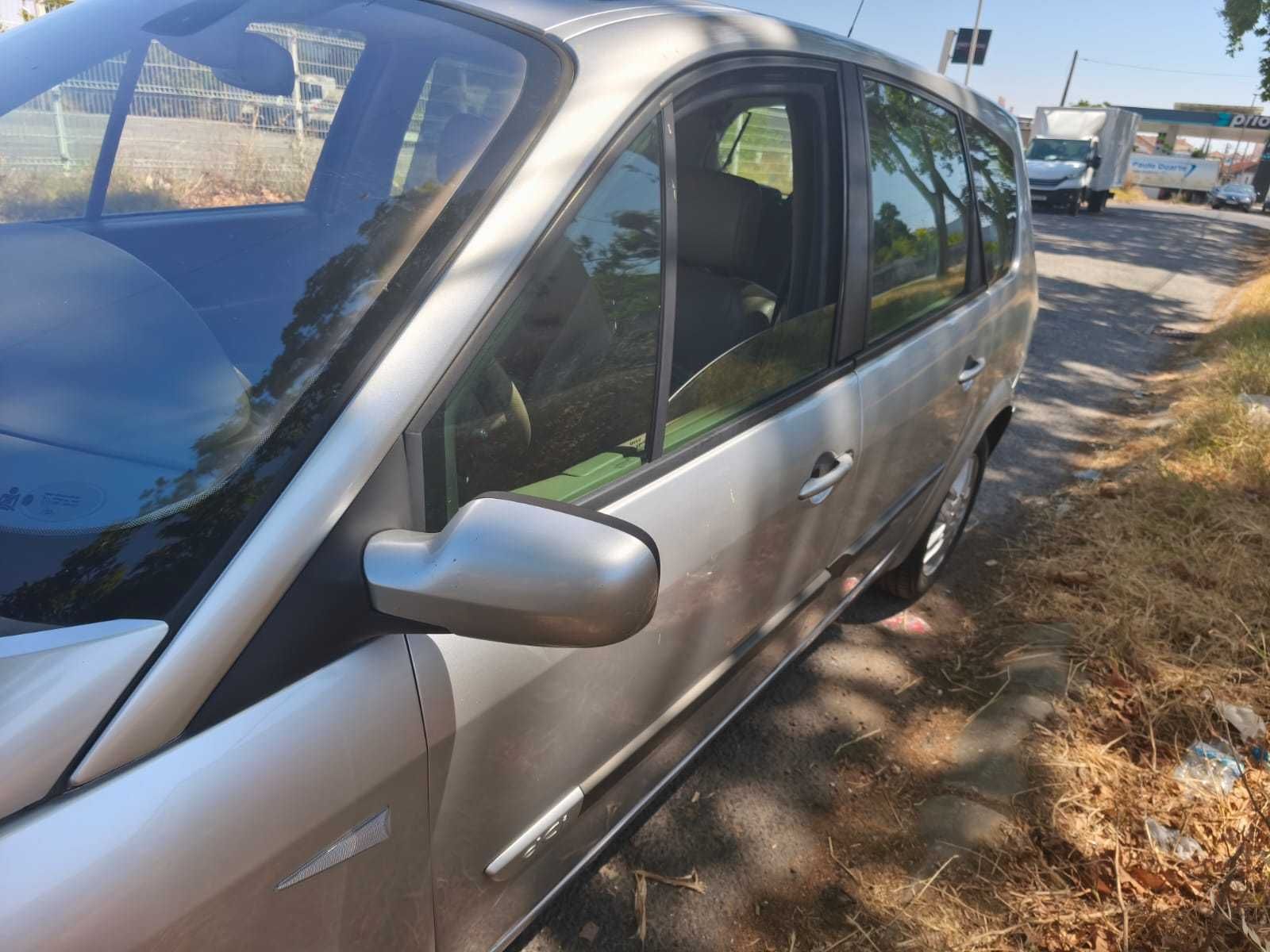 Grand Scénic 1.5 dCi Dynamique 2006 – 7 Lugares | Bancos em Couro