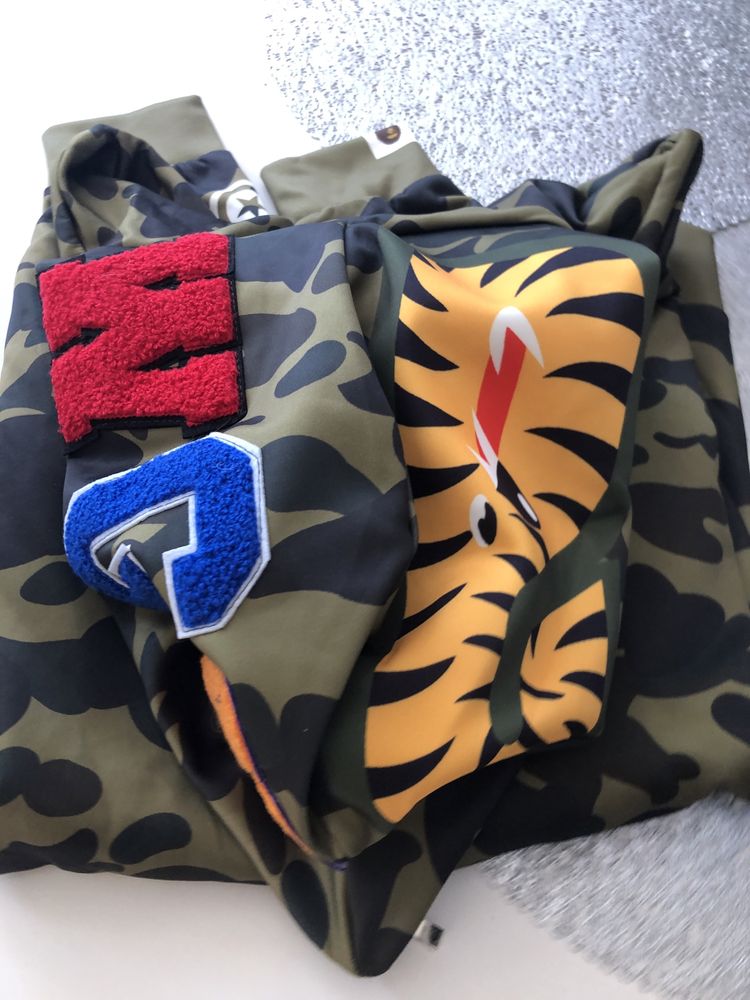 Bluza moro ala rekin L nowa kangurka na zamek