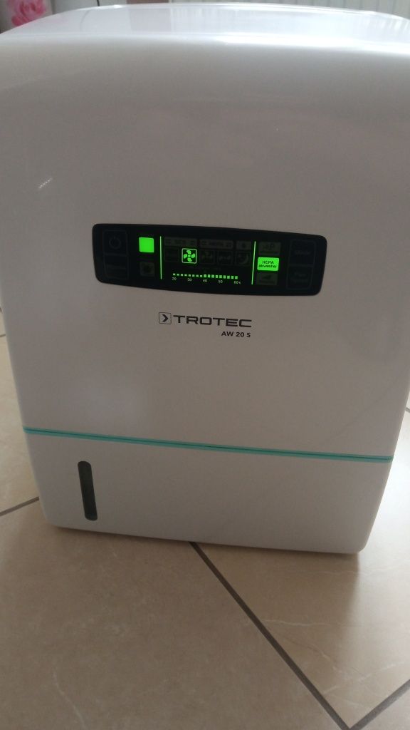 Oczyszczacz powietrza/ nawilżacz powietrza Trotec AW20S