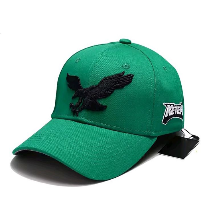 Бейсболка в честь легендарного футбольного клуба