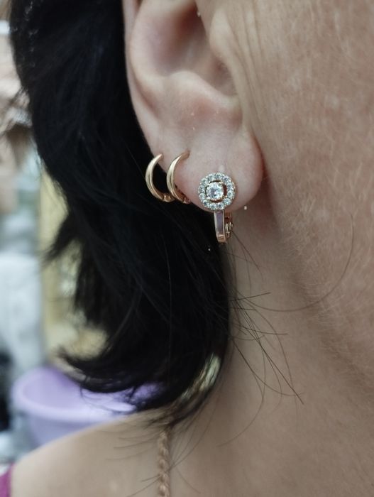 Золотые маленькие сережечки 1.89 грамма