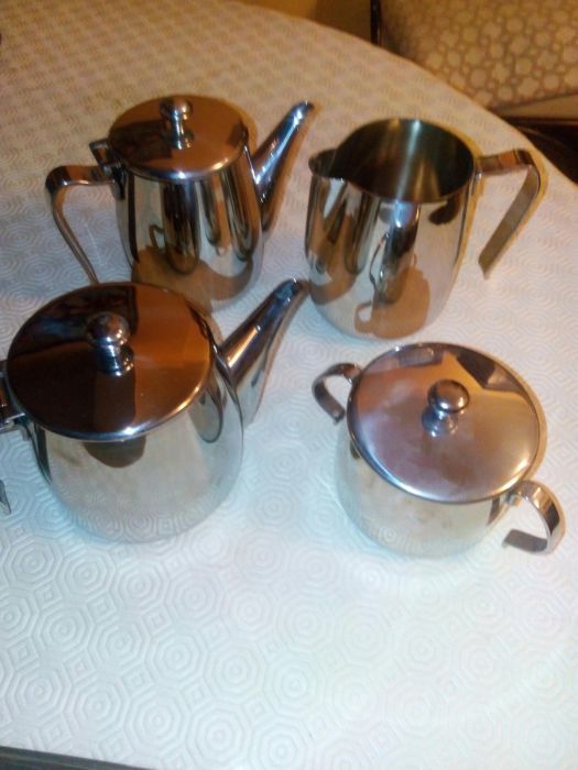 Bule, cafeteira, açucareiro e chavenas inox-24 peças