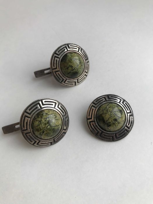 Комплект из серебра 925 пробы ( серьги, кулон  с змеевиком)