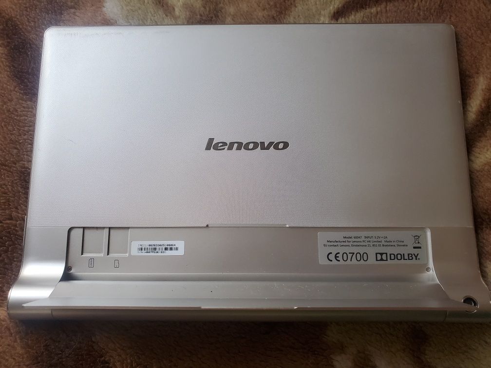 Планшет Lenovo Yoga Tablet 10" 3G 16GB, вторинний дисплей