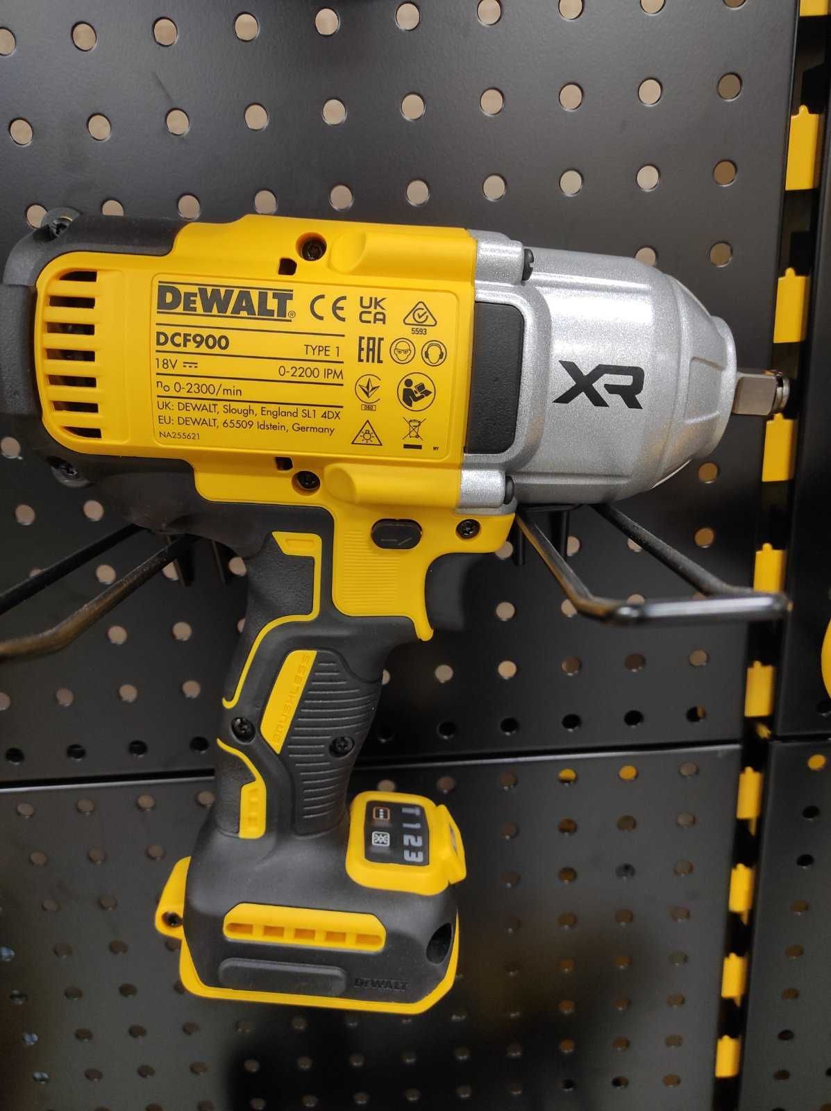 Акумуляторний офіційний ударний гайковерт DeWALT DCF900P2T
