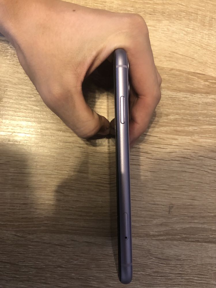 iPhone 11 kupiony 5 miesięcy temu