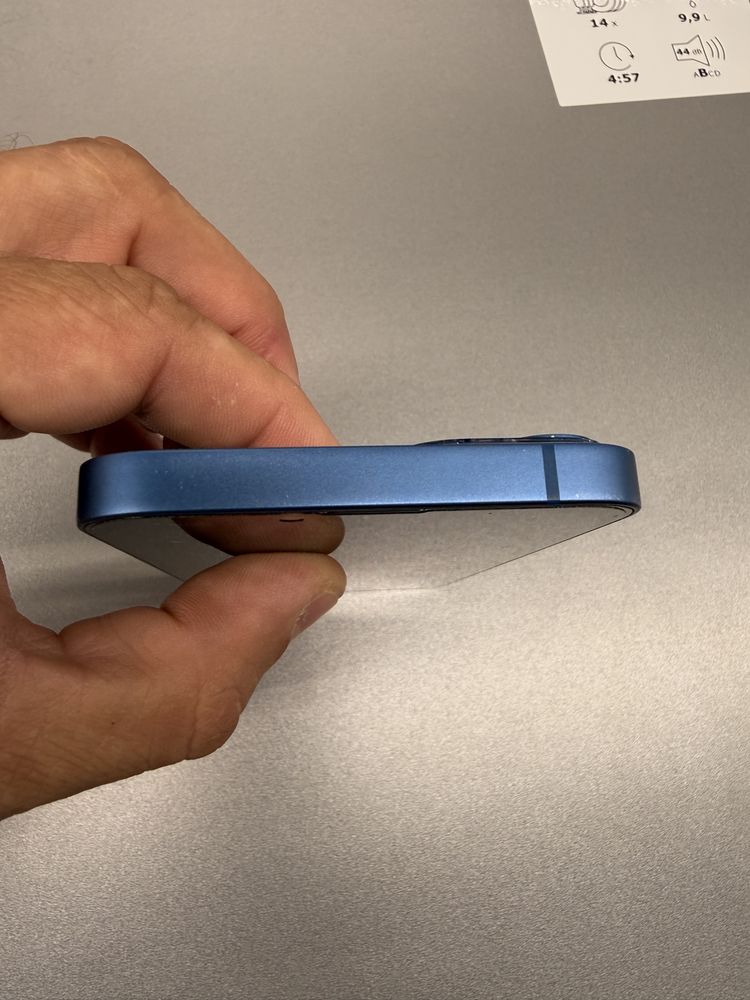 Iphone 13 128 GB em estado igual a novo sem marcas de uso