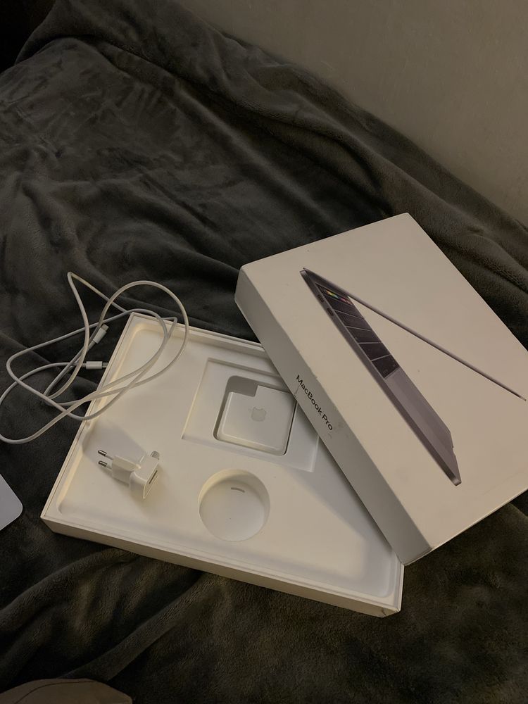 MacBook Pro13 2019року