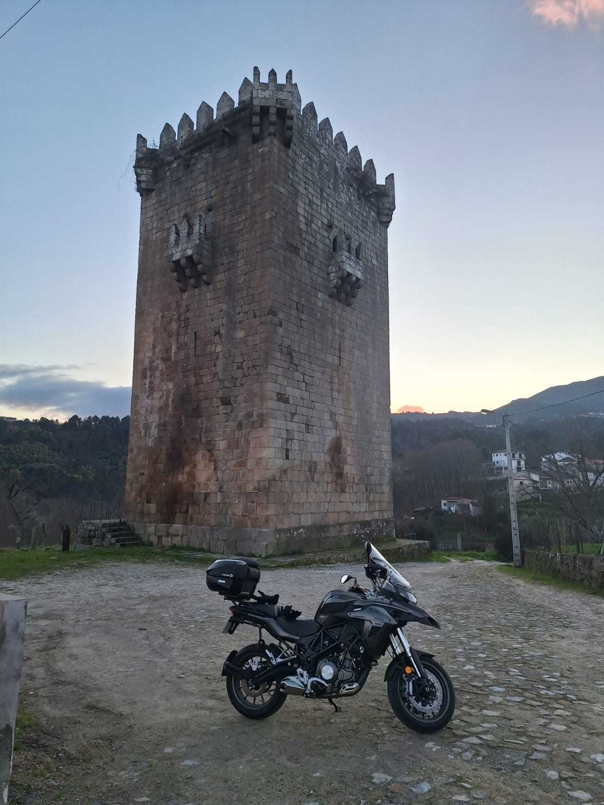 Motocicleta Benelli TRK 502, ano 2019, em excelente estado, pouco uso
