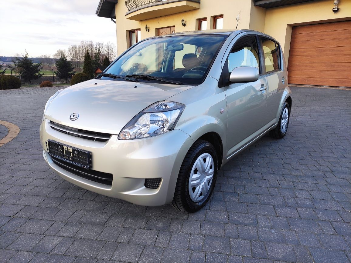 **Daihatsu Syrion**2009rok**104 tyś**