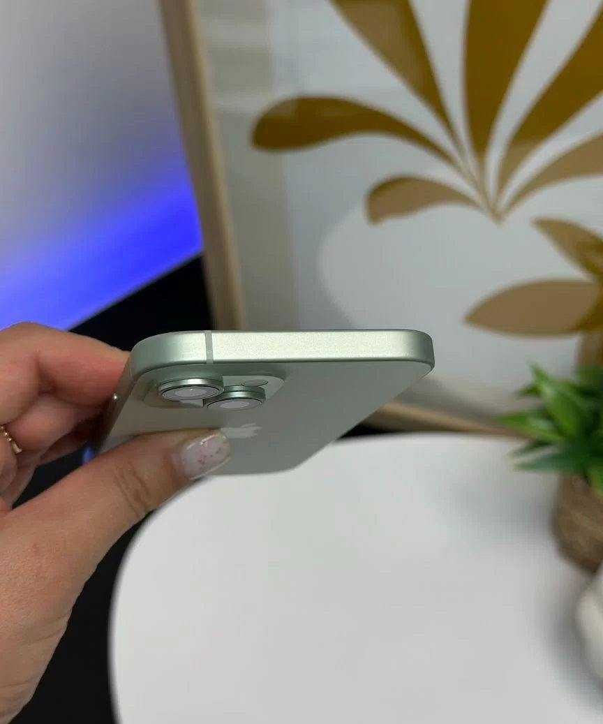iPhone 15, 256 ГБ