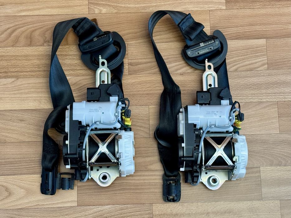 Audi A3 8V Ремінь безпеки  8V5857705MV04  8V5857706MV04