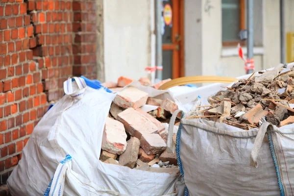 Вывоз строительного мусора, хлама, мебели,веток. Авто Man