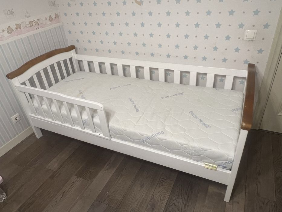 Ліжко дитяче з матрацом