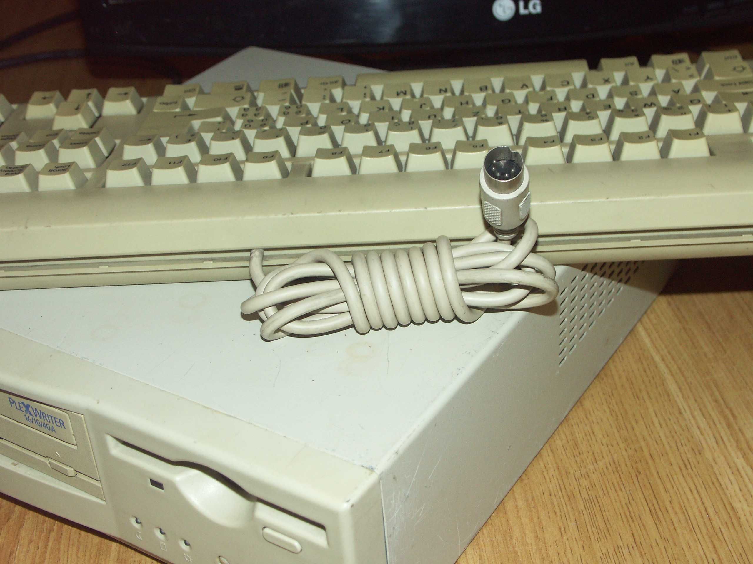 klasyk stara sprawna klawiatura mechaniczna PC AT DIN 5