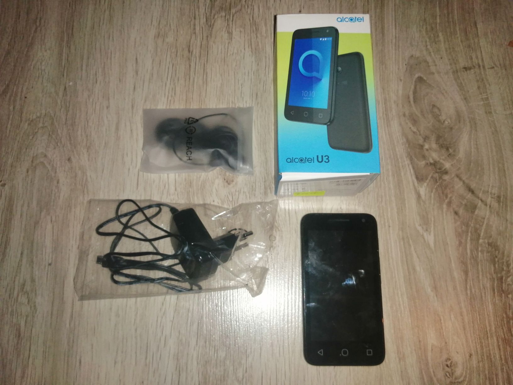 Alcatel U3 telefon