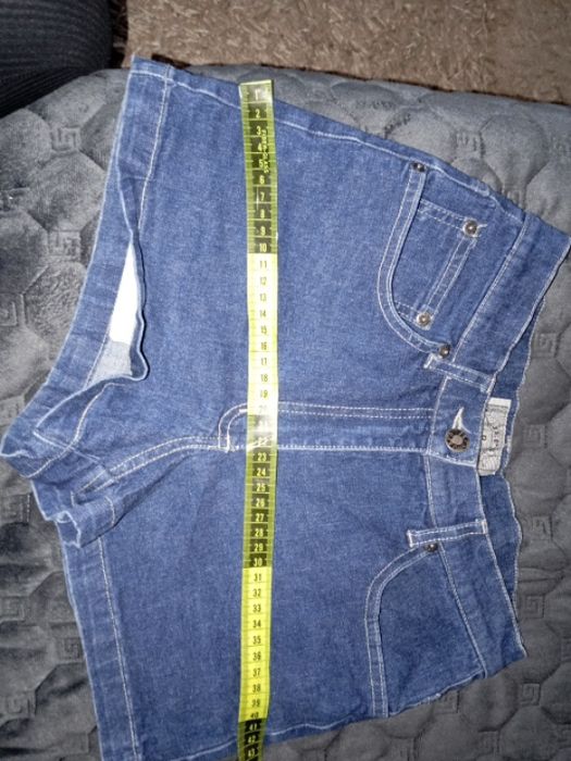 Нові джинсові шорти на дівчинку 12-14років