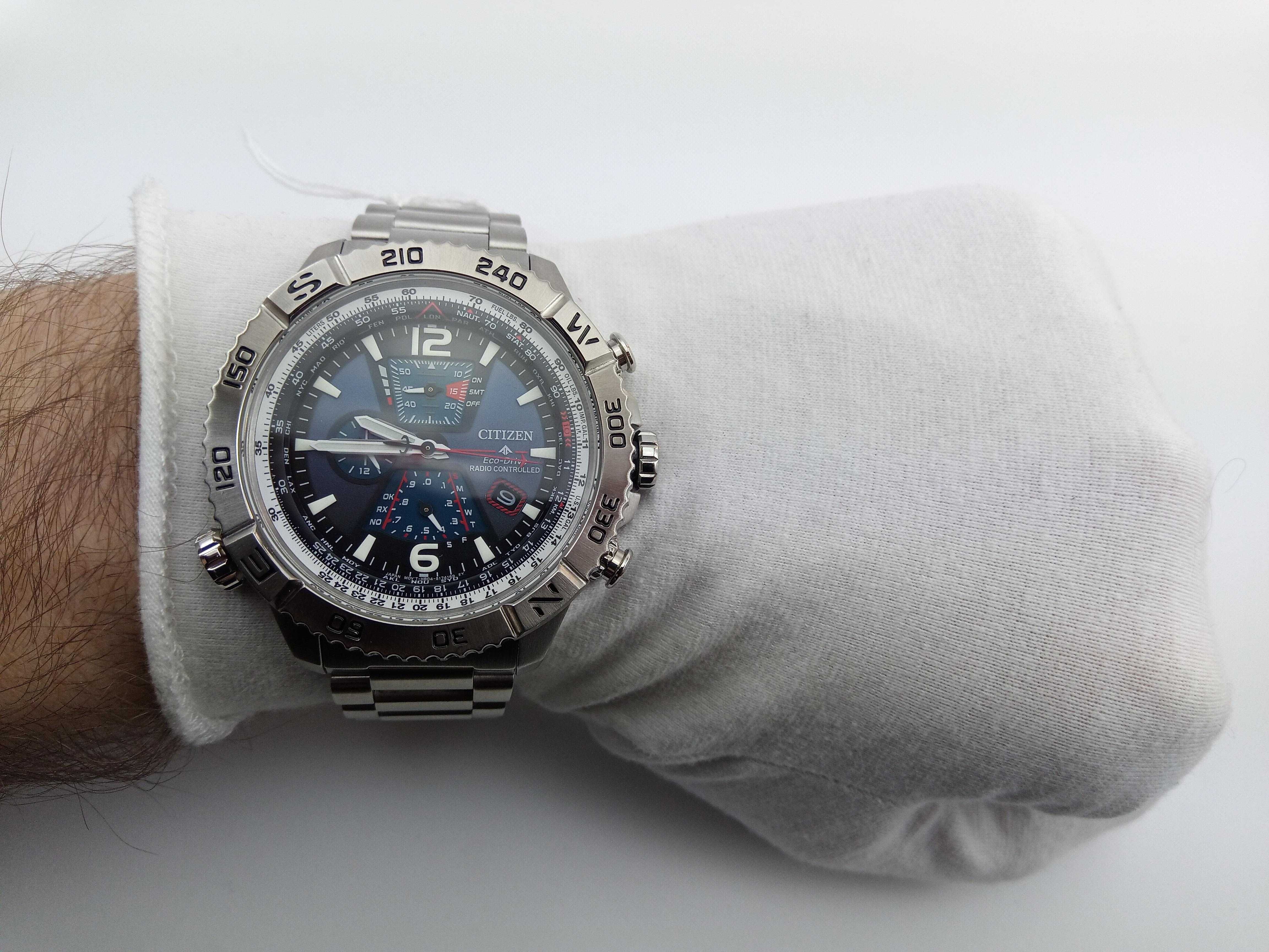 Часы Citizen Navihawk AT8220-55L радиоконтроль вечник сапфир хронограф