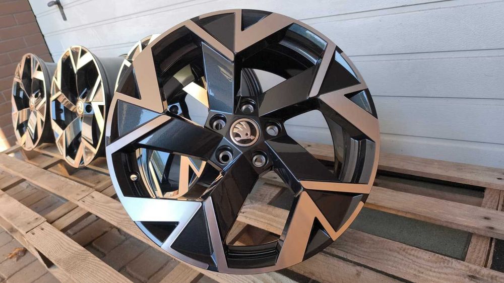 Felgi aluminiowe Skoda Superb IV III Cupra Vw 18" 5x112  NOWE (OL698F)