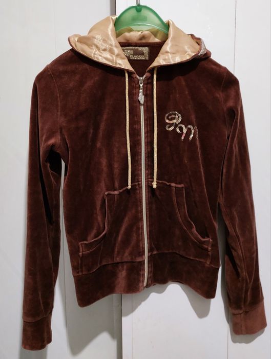 Женский костюм, стильный, качественный.Размер М.
Модный, качественный