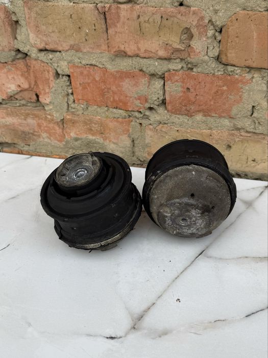 W203 w211 w209 подушка двигуна двигатель Mercedes Авторозборка шрот