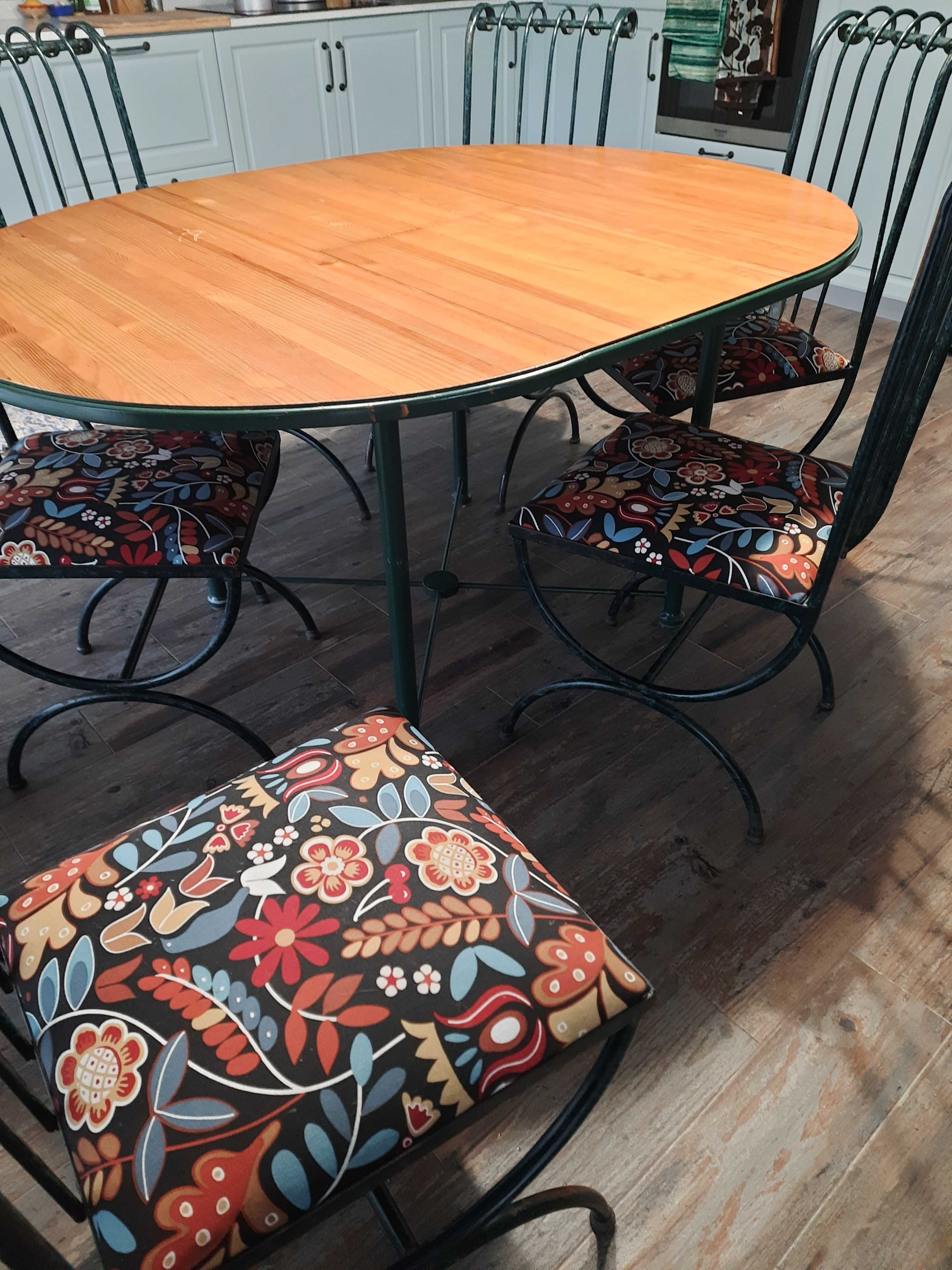 Mesa de madeira maciça e 6 cadeiras