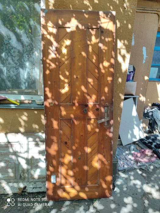 Продаю бронированную дверь