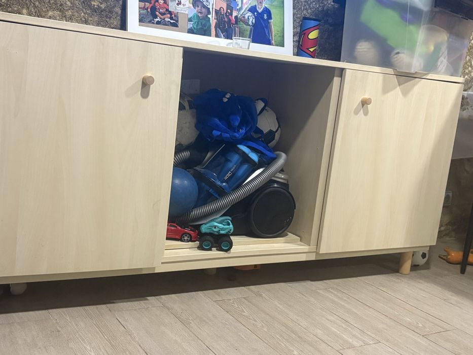 Aparador de sala de estar para por televisao e decoracao de casa…………..