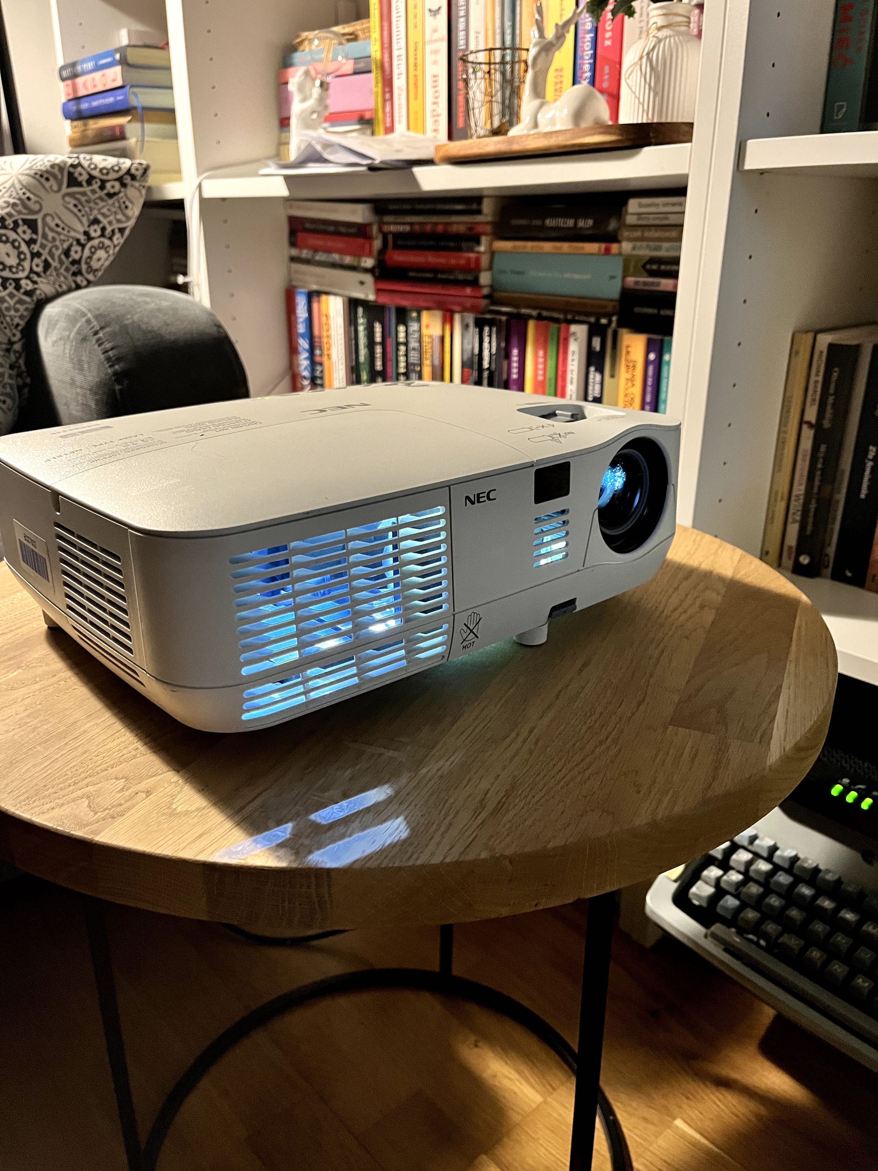 Projektor NEC V300X