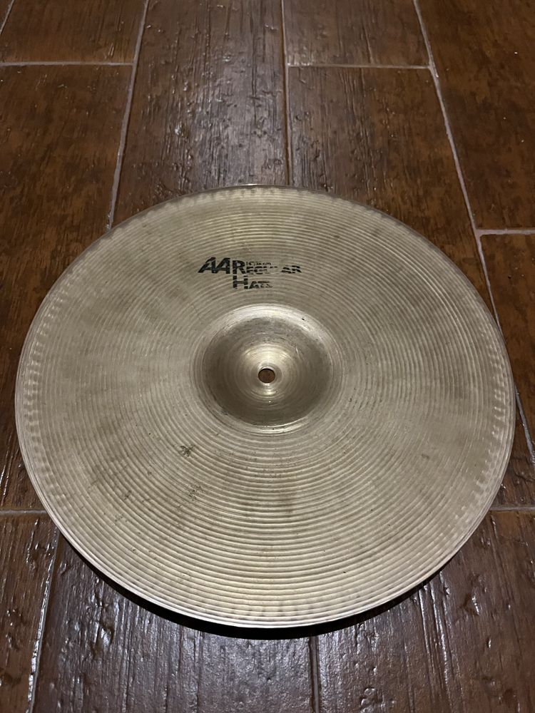 Pratos de Choque Sabian AA Regular Hats 14”