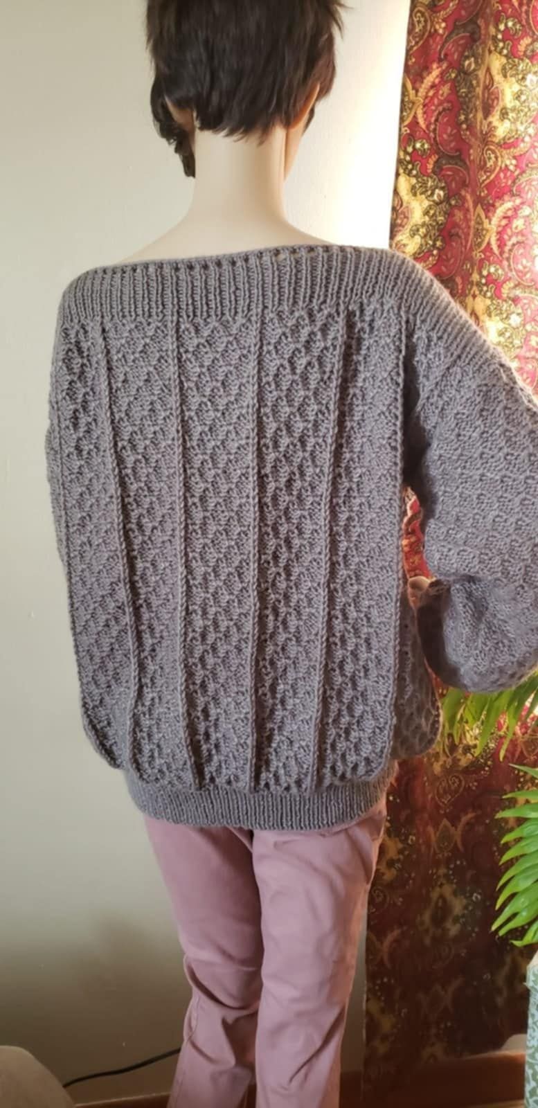 Sweter damski ręcznie robiony