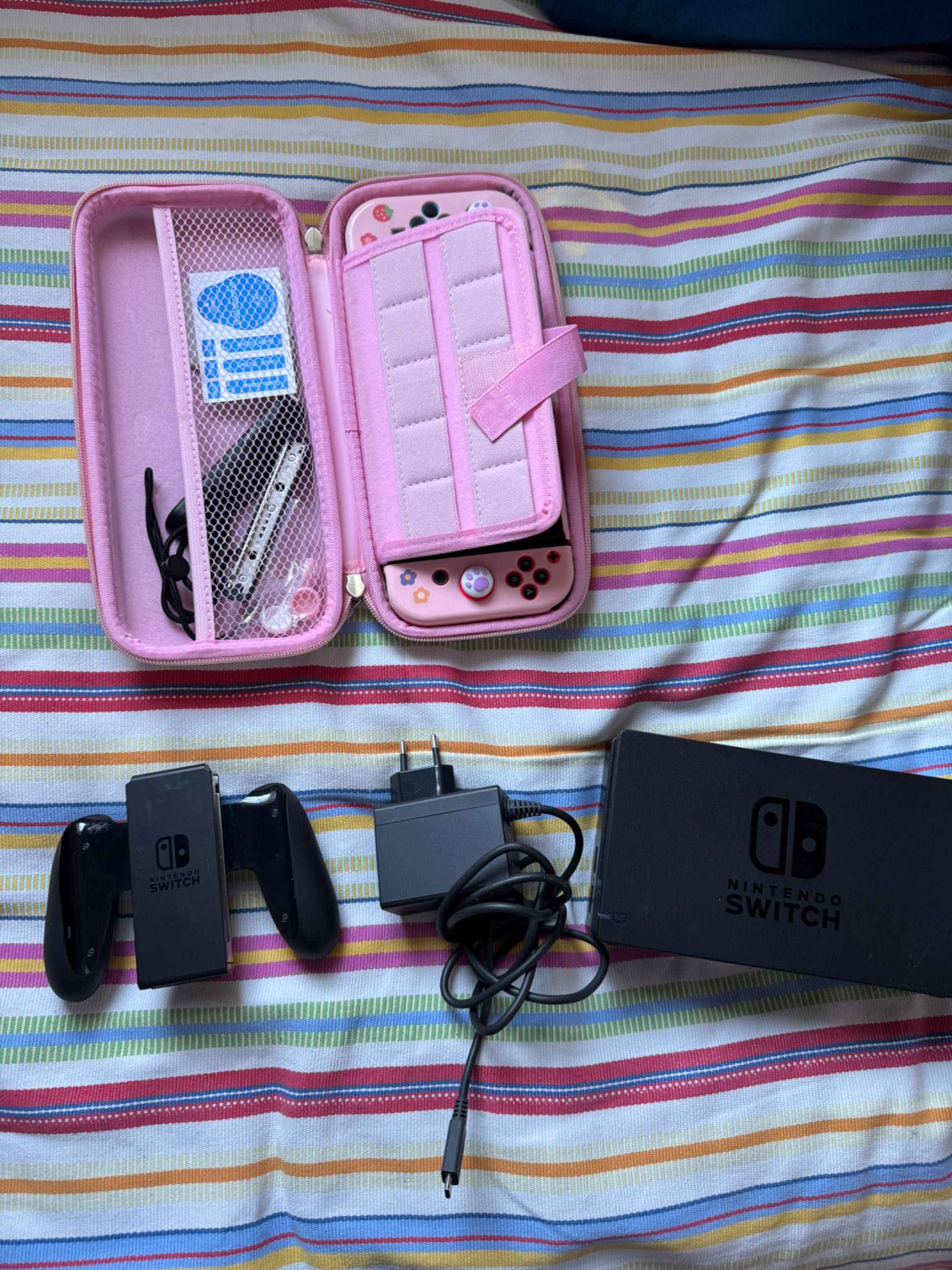 Nintendo Switch + bolsa e acessórios - como novo