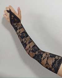 Czarne długie rękawiczki koronkowe