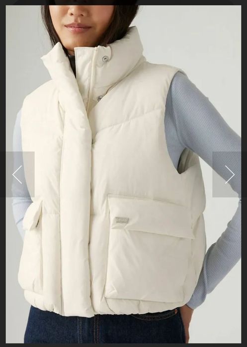 Levis жилет пух перо бежевий L