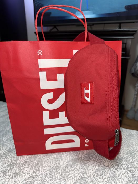 Diesel червона поясна сумка новая унисекс