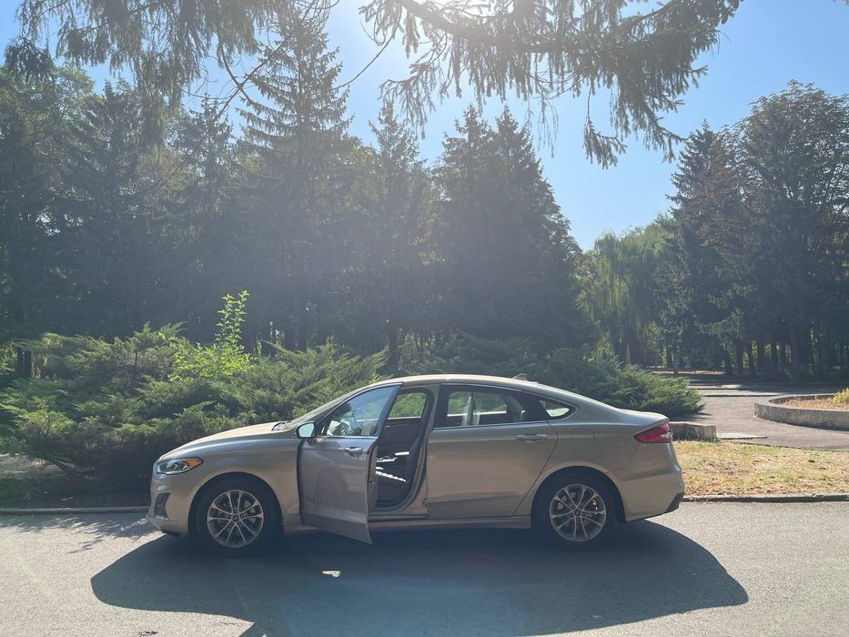 Ford Fusion гибрид 19