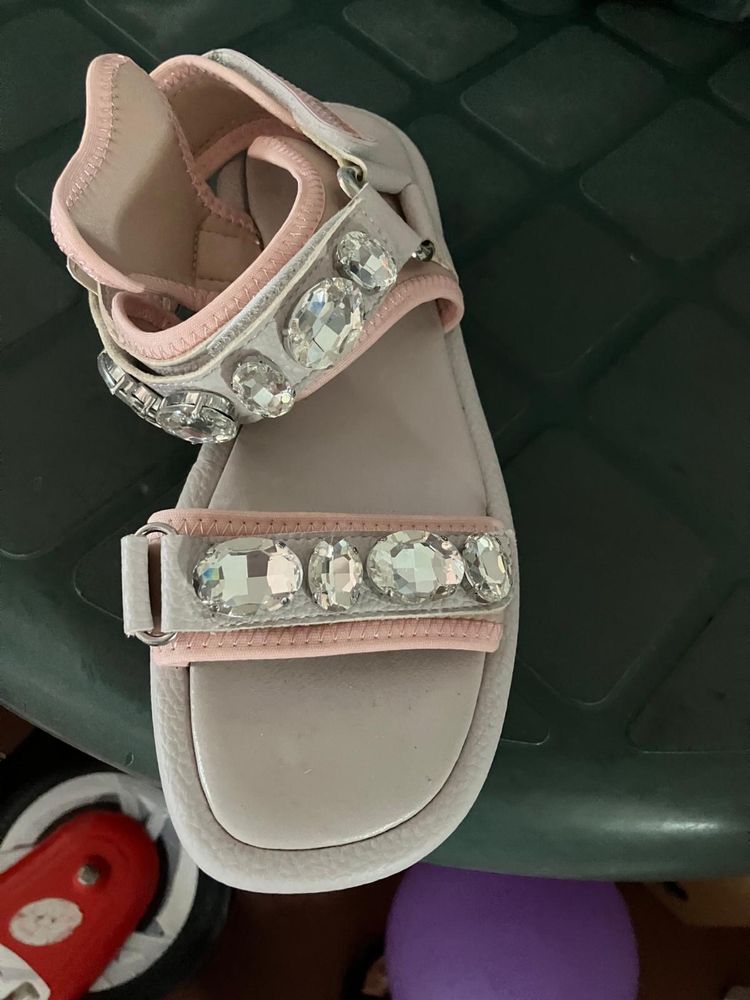 Sandálias guess 38