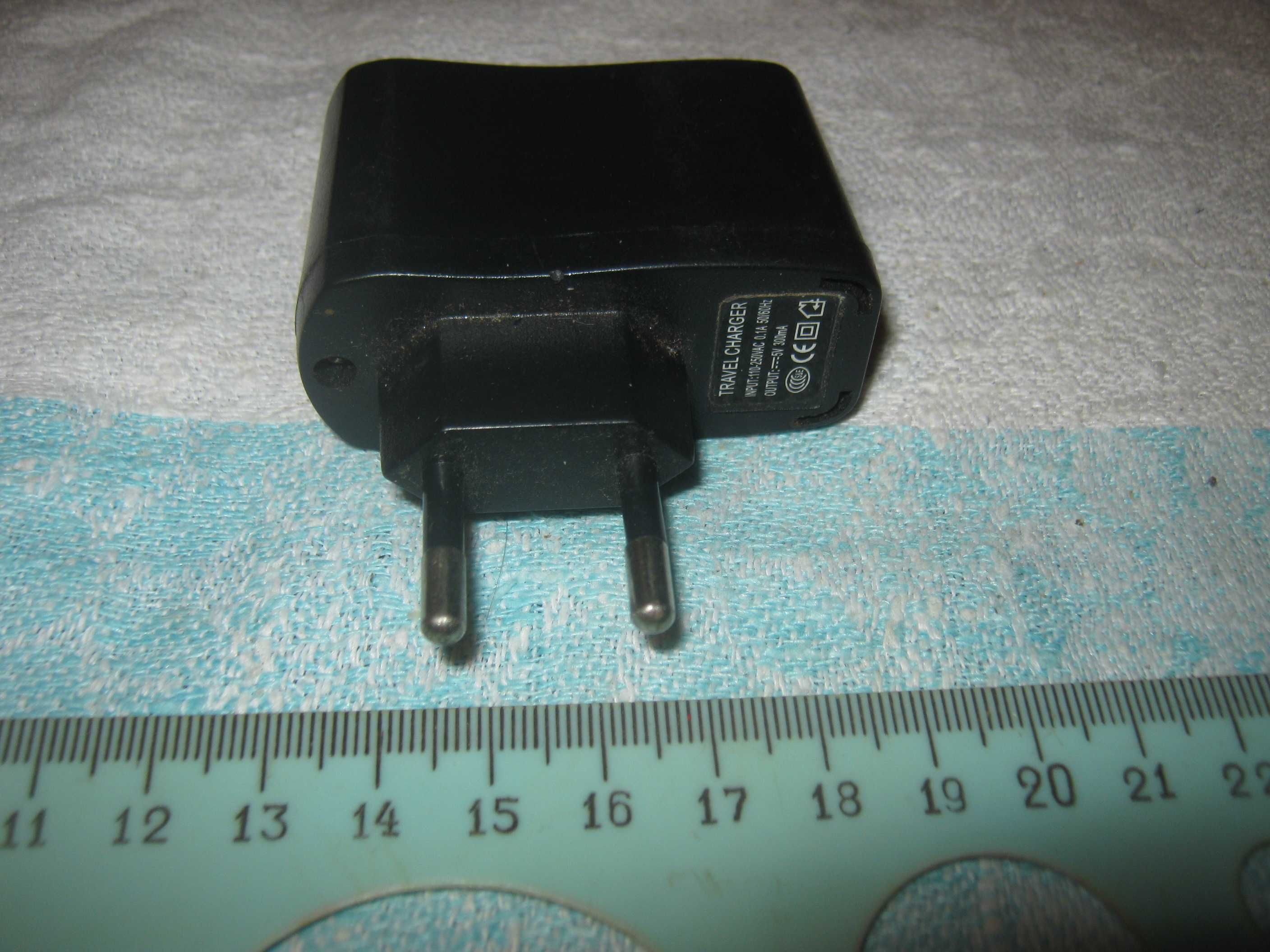 Универсальное USB-зарядное,300мА.Рабочее.